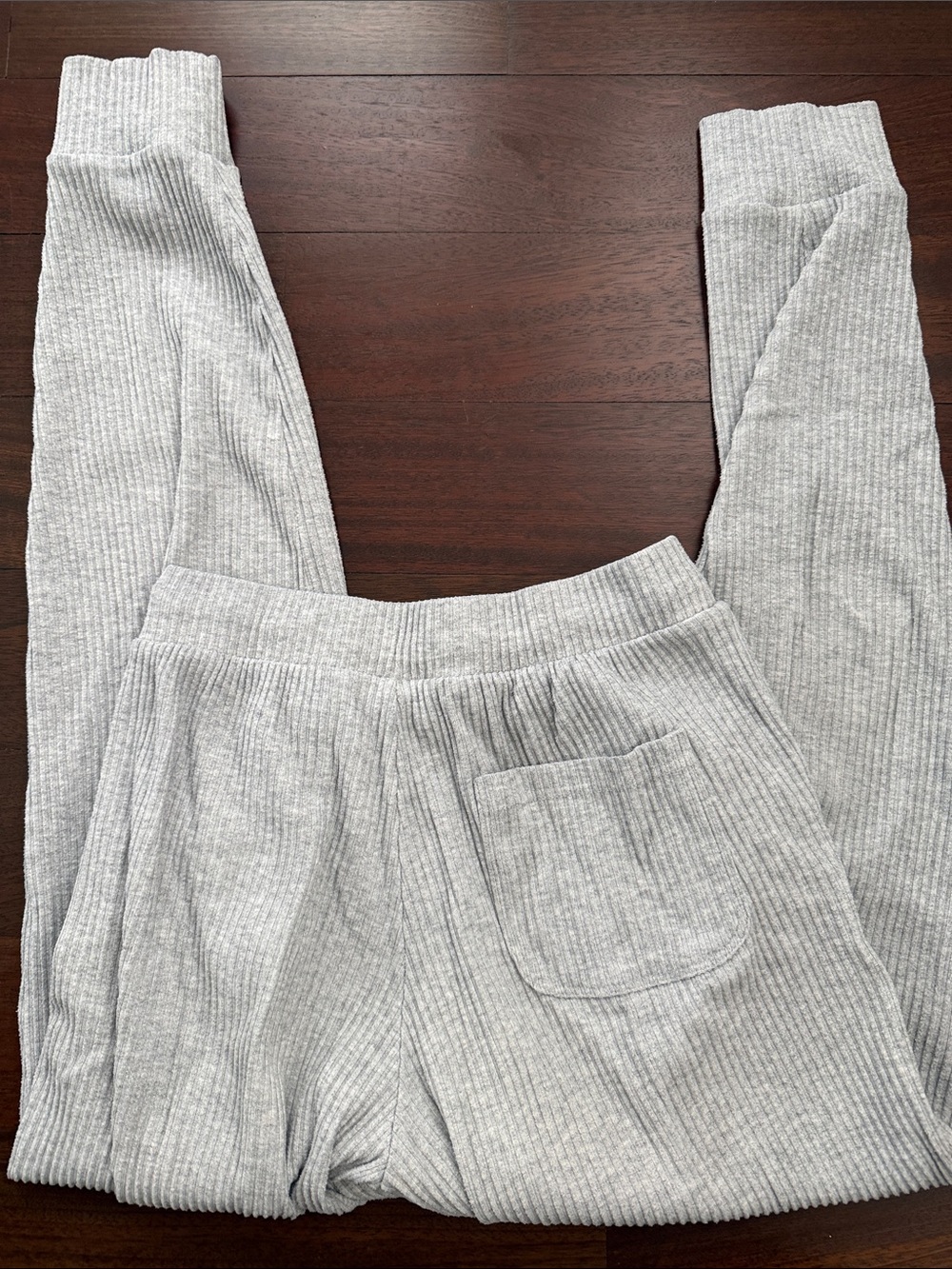 Alo Yoga Muse Ribbed Jogger Sweatpants - Picture 3 of 4